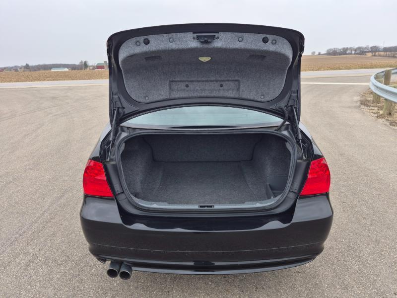 BMW 3-Series 328i xDrive 2011