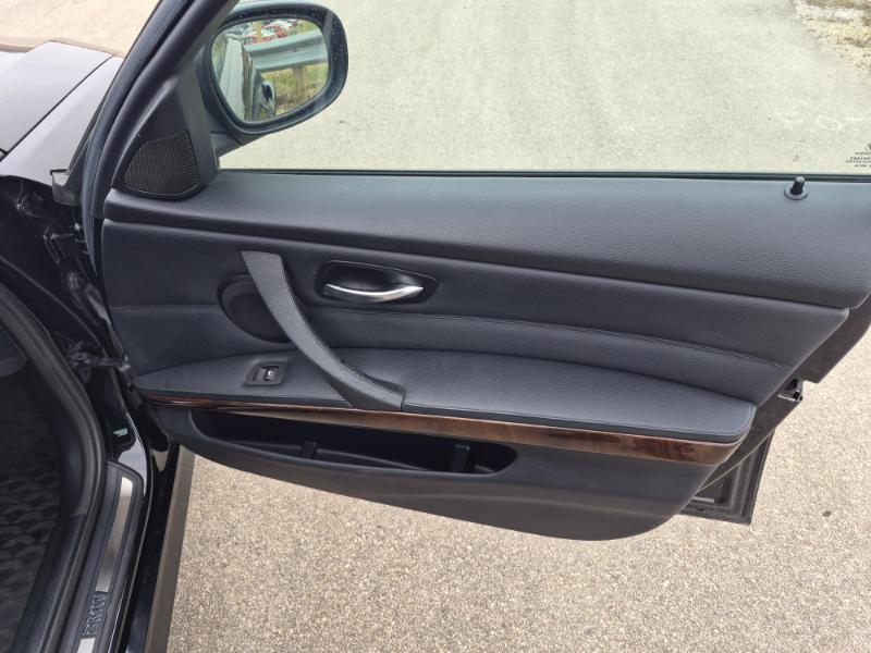 BMW 3-Series 328i xDrive 2011