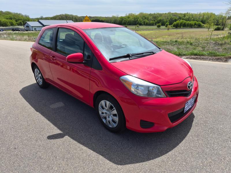 Toyota Yaris LE 3-Door AT 2012