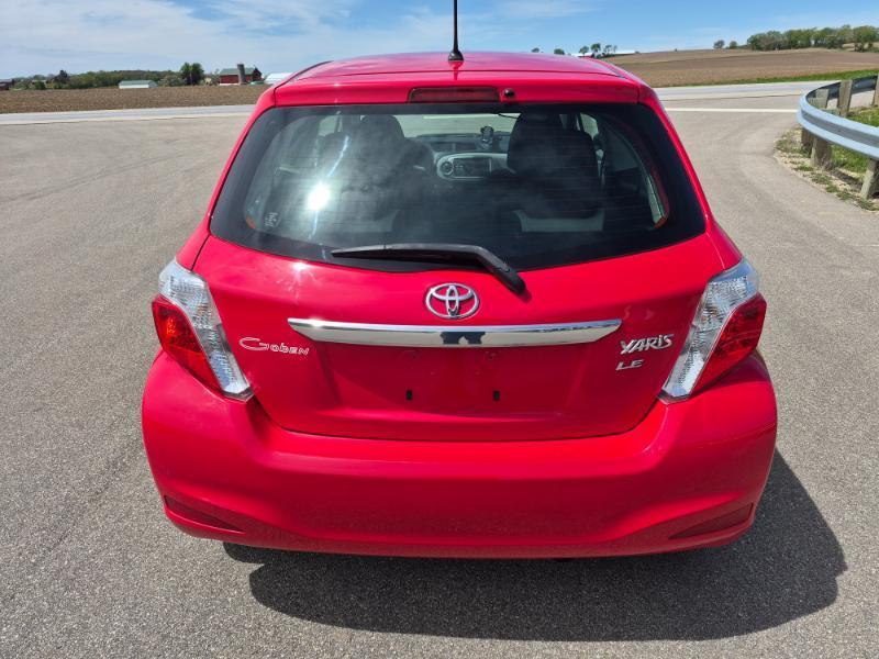 Toyota Yaris LE 3-Door AT 2012