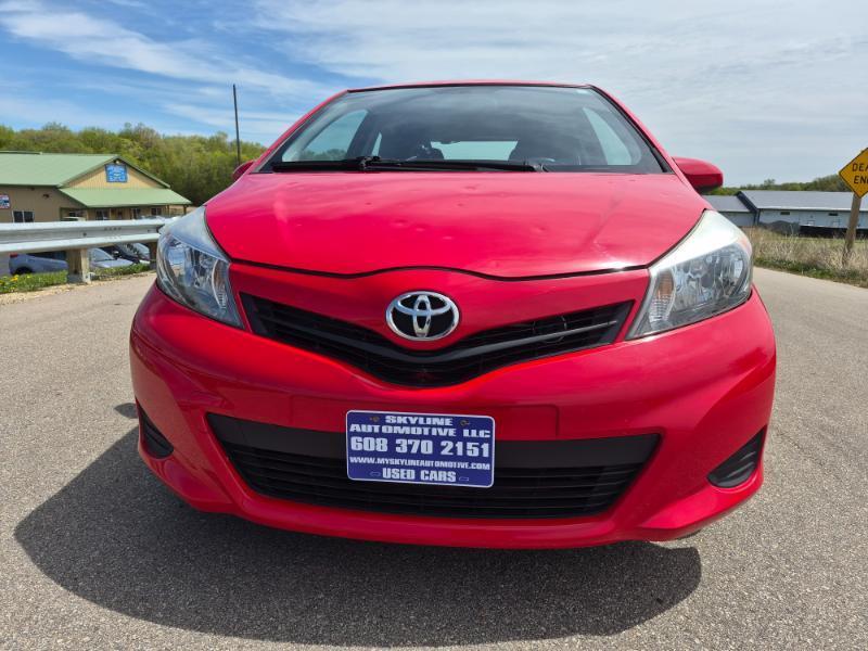 Toyota Yaris LE 3-Door AT 2012