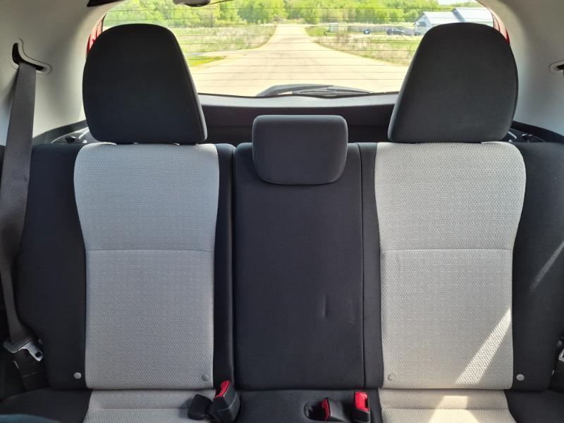 Toyota Yaris LE 3-Door AT 2012