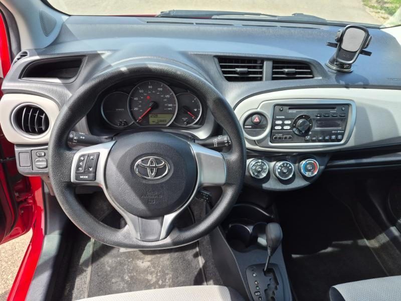 Toyota Yaris LE 3-Door AT 2012