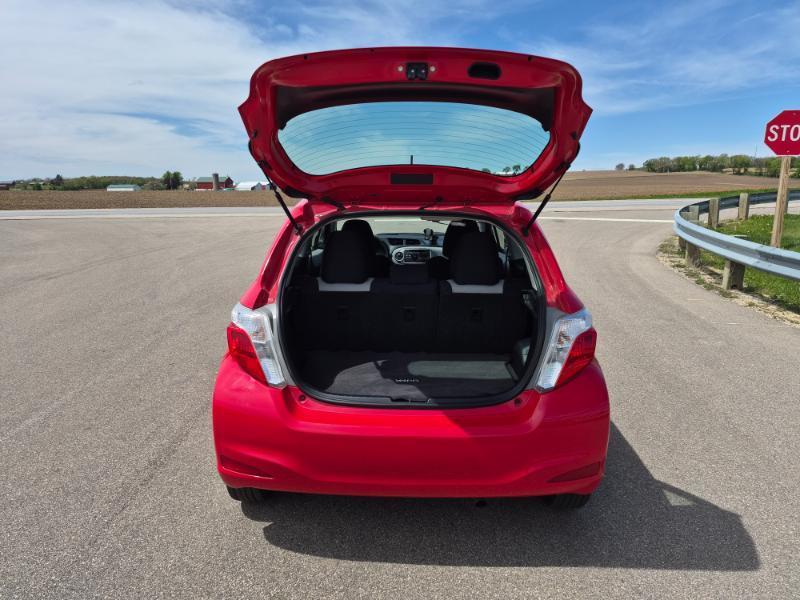 Toyota Yaris LE 3-Door AT 2012