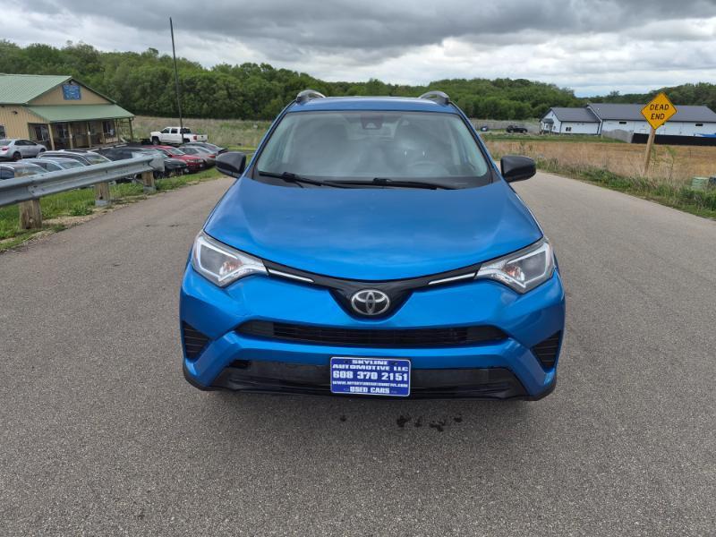 Toyota RAV4 LE AWD 2017