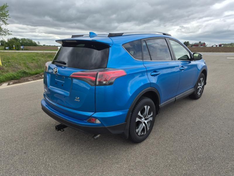 Toyota RAV4 LE AWD 2017