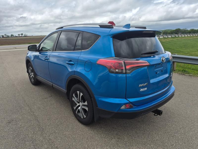 Toyota RAV4 LE AWD 2017