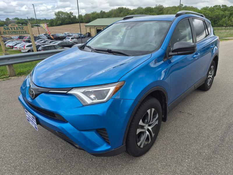 Toyota RAV4 LE AWD 2017