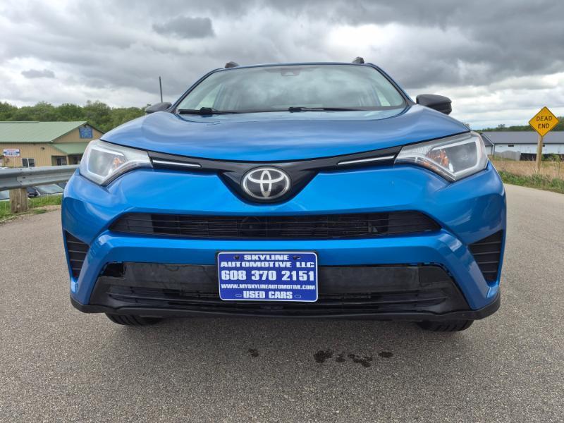 Toyota RAV4 LE AWD 2017