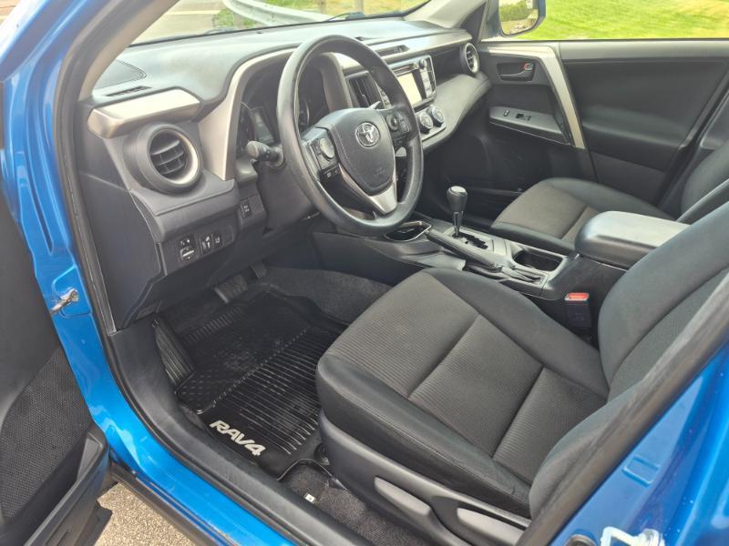 Toyota RAV4 LE AWD 2017