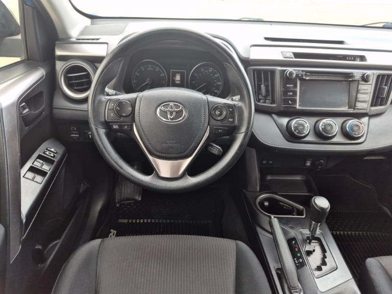 Toyota RAV4 LE AWD 2017