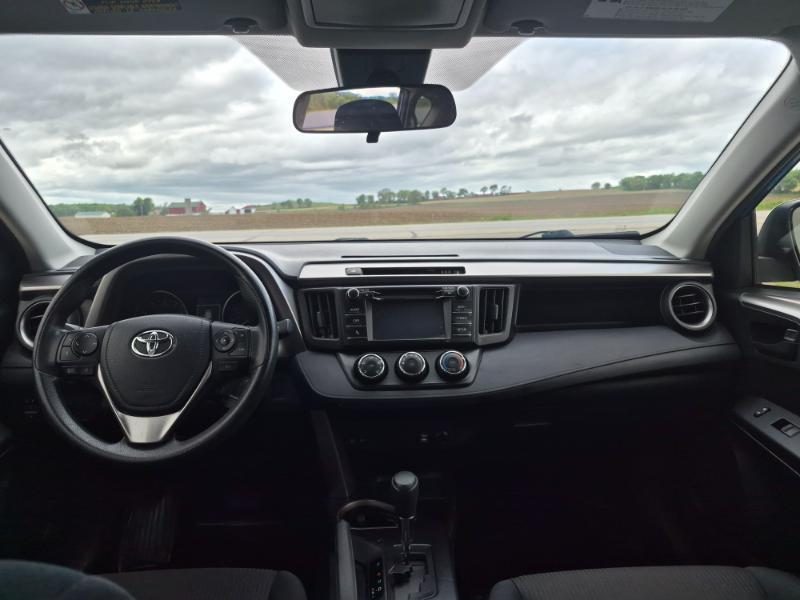 Toyota RAV4 LE AWD 2017