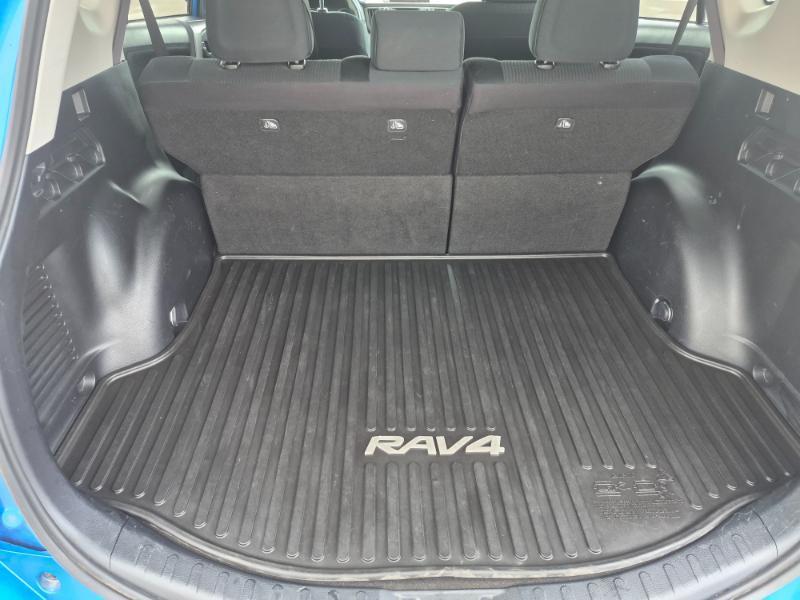 Toyota RAV4 LE AWD 2017