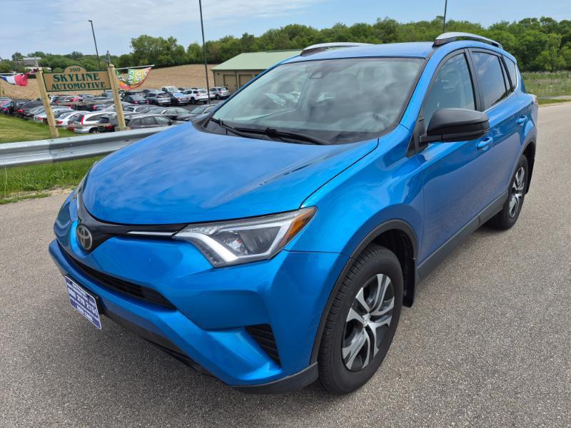 Toyota RAV4 LE AWD 2017