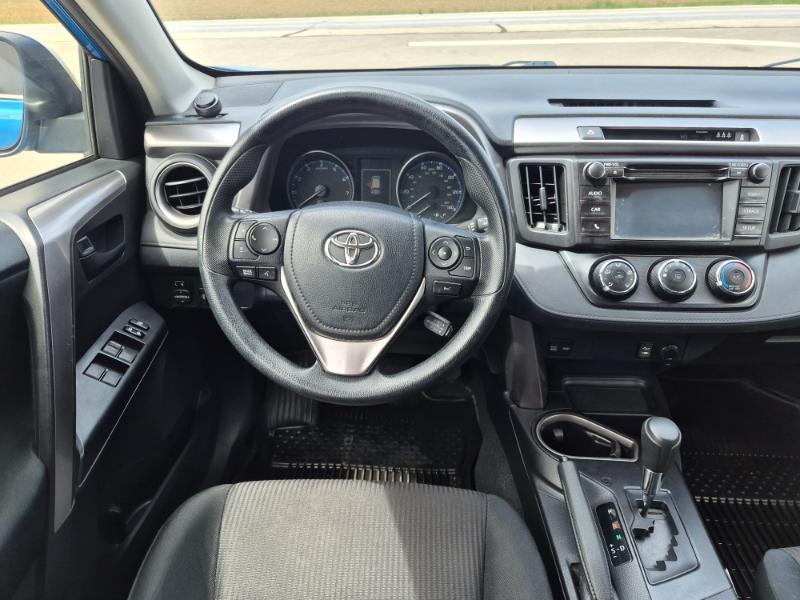 Toyota RAV4 LE AWD 2017