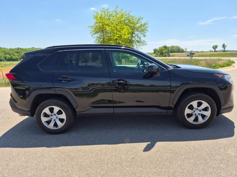 Toyota RAV4 LE AWD 2020