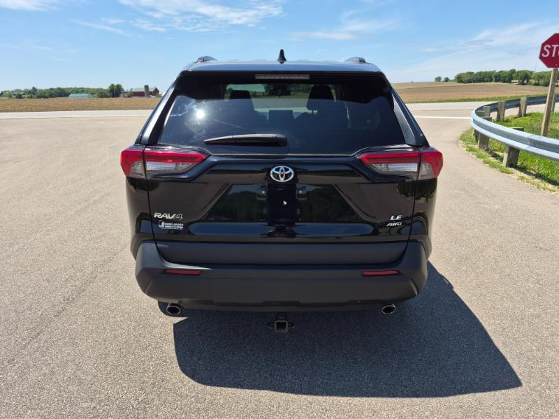 Toyota RAV4 LE AWD 2020