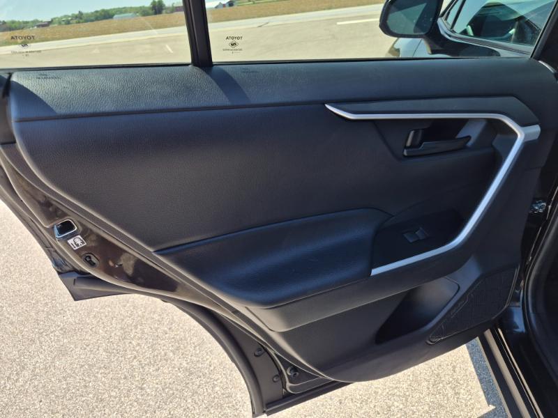 Toyota RAV4 LE AWD 2020