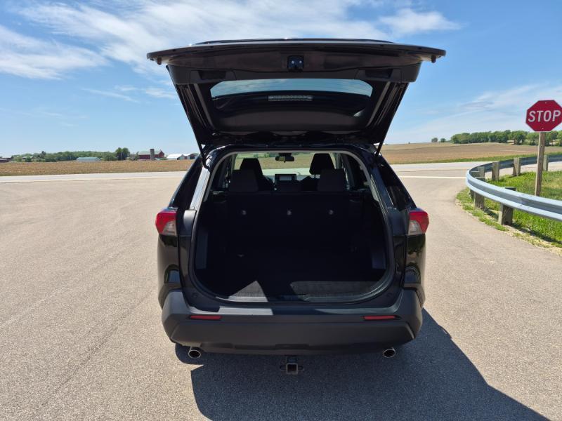 Toyota RAV4 LE AWD 2020