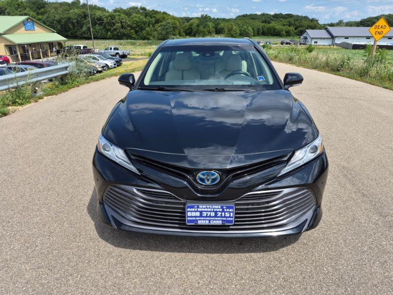 Toyota Camry Hybrid XLE 2018