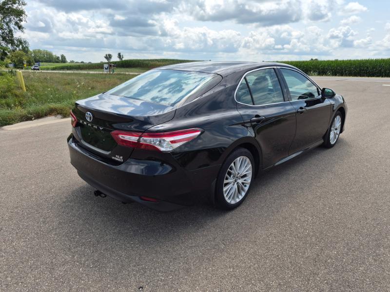 Toyota Camry Hybrid XLE 2018
