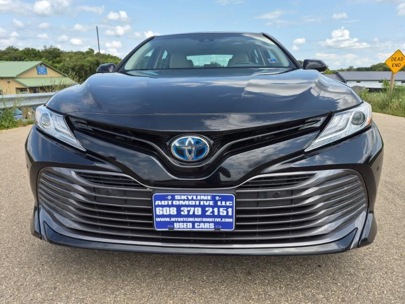 Toyota Camry Hybrid XLE 2018