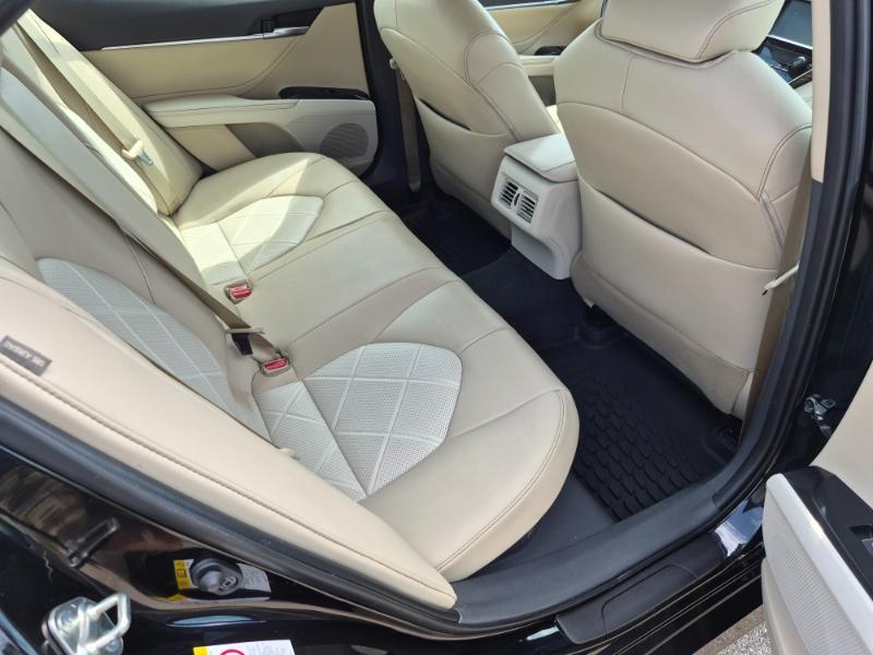 Toyota Camry Hybrid XLE 2018