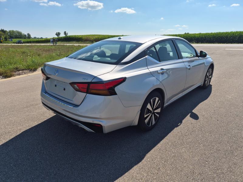 Nissan Altima 2.5 SV 2022