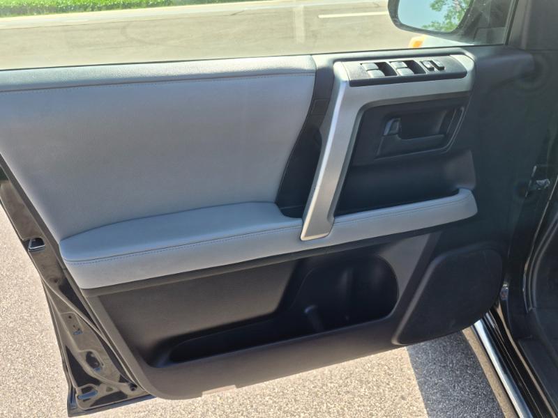 Toyota 4Runner SR5 4WD 2013