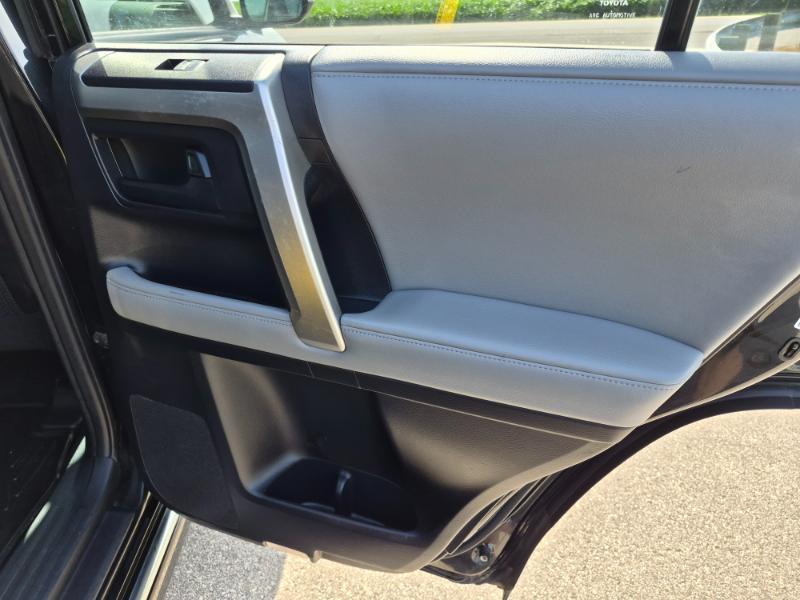 Toyota 4Runner SR5 4WD 2013