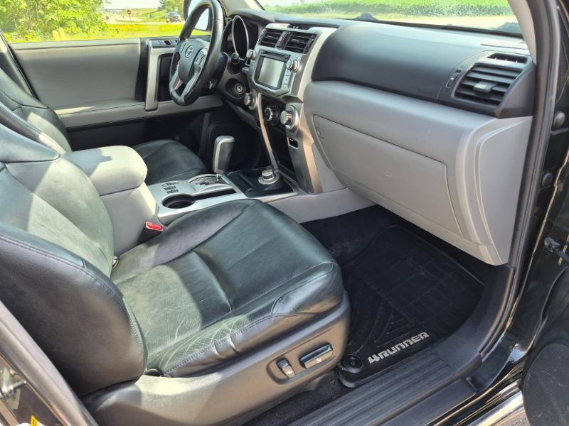 Toyota 4Runner SR5 4WD 2013