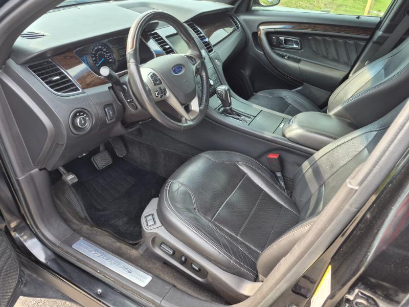 Ford Taurus Limited FWD 2015