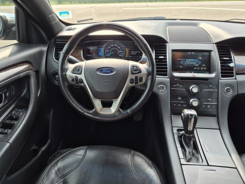 Ford Taurus Limited FWD 2015