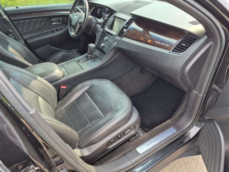 Ford Taurus Limited FWD 2015
