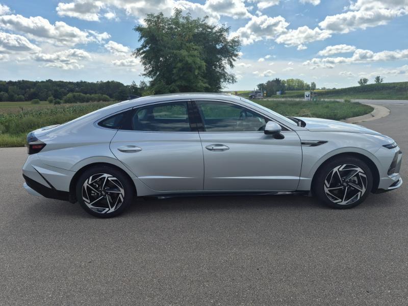 Hyundai Sonata SEL Sport FWD 2026