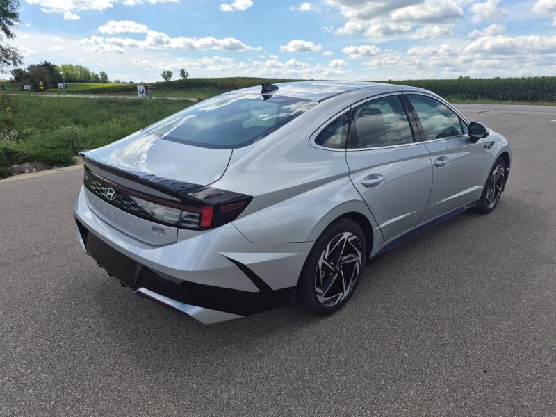Hyundai Sonata SEL Sport FWD 2026