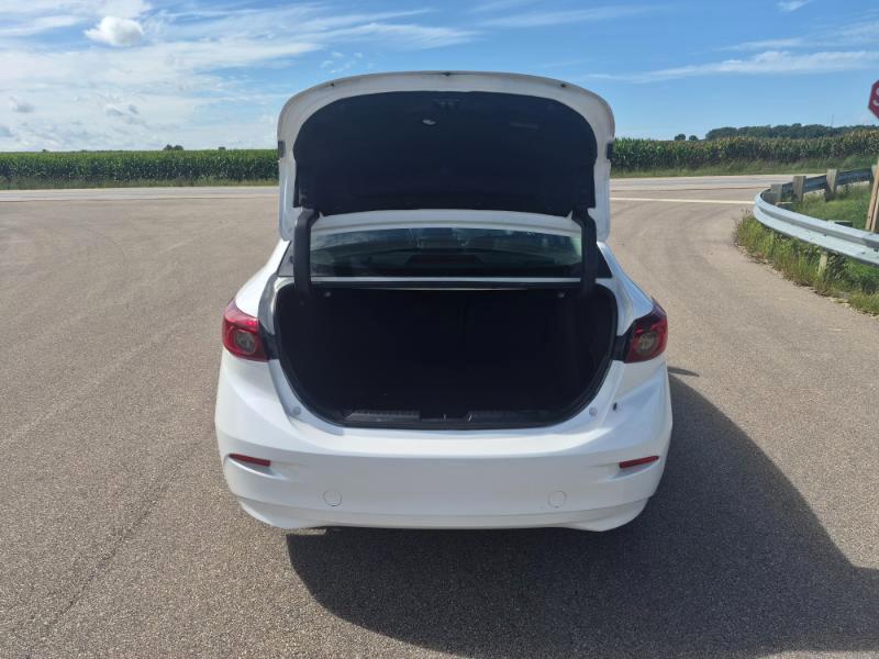 Mazda MAZDA3 i Touring AT 4-Door 2017
