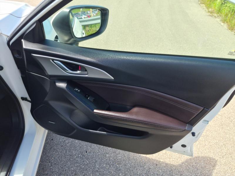 Mazda MAZDA3 i Touring AT 4-Door 2017