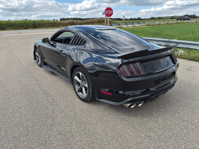 Ford Mustang V6 Coupe 2015