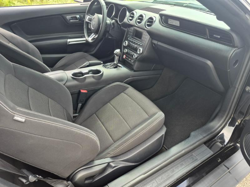 Ford Mustang V6 Coupe 2015