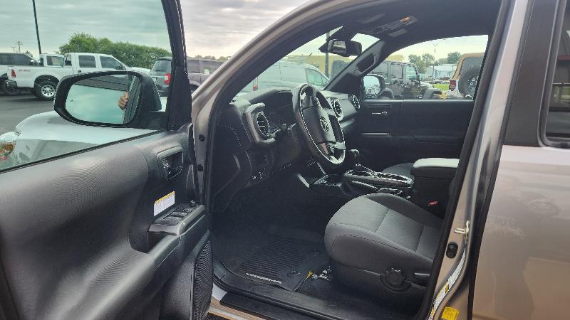 2019 Toyota Tacoma 4x4 Double Cab V6 photo 9