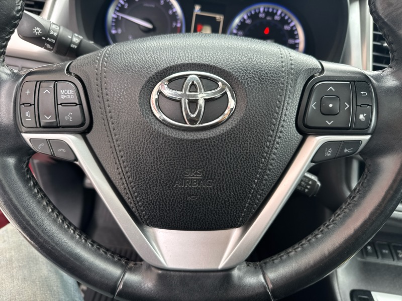 Toyota Highlander XLE AWD V6 2019