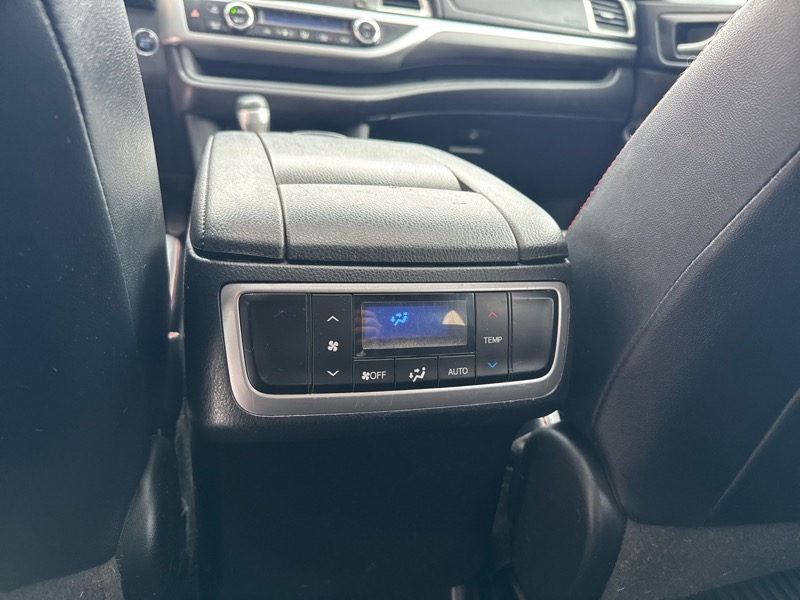 Toyota Highlander XLE AWD V6 2019