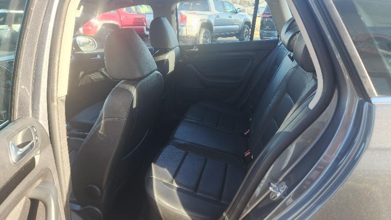 Volkswagen Jetta SportWagen 2.0L TDI 2012