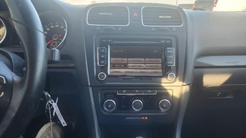 Volkswagen Jetta SportWagen 2.0L TDI 2012