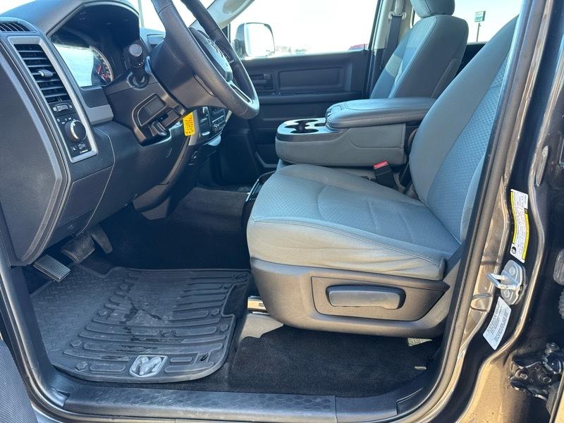 RAM 2500 Tradesman Crew Cab SWB 4WD 2016