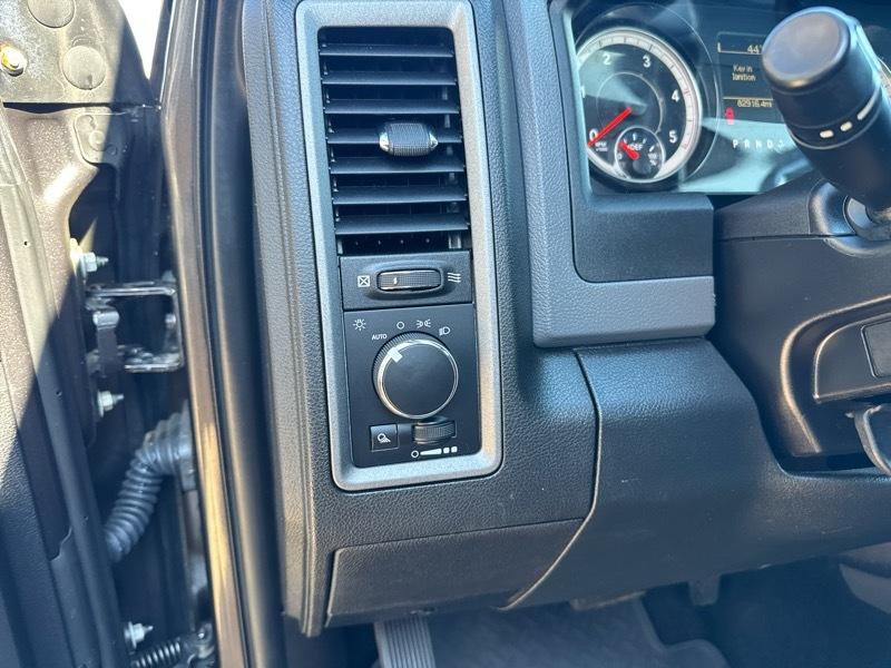 RAM 2500 Tradesman Crew Cab SWB 4WD 2016