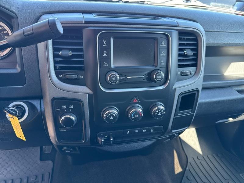 RAM 2500 Tradesman Crew Cab SWB 4WD 2016