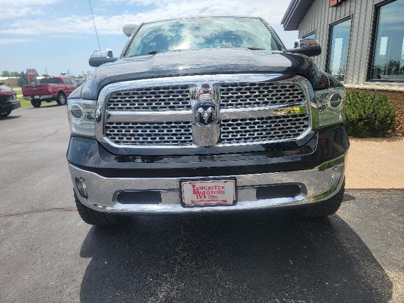RAM 1500 Laramie Crew Cab SWB 4WD 2015
