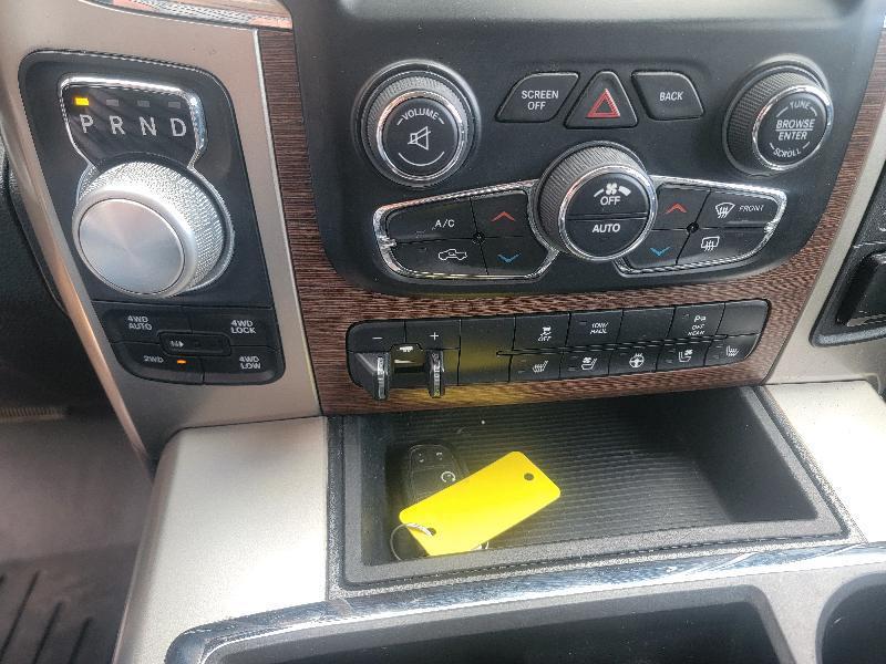 RAM 1500 Laramie Crew Cab SWB 4WD 2015